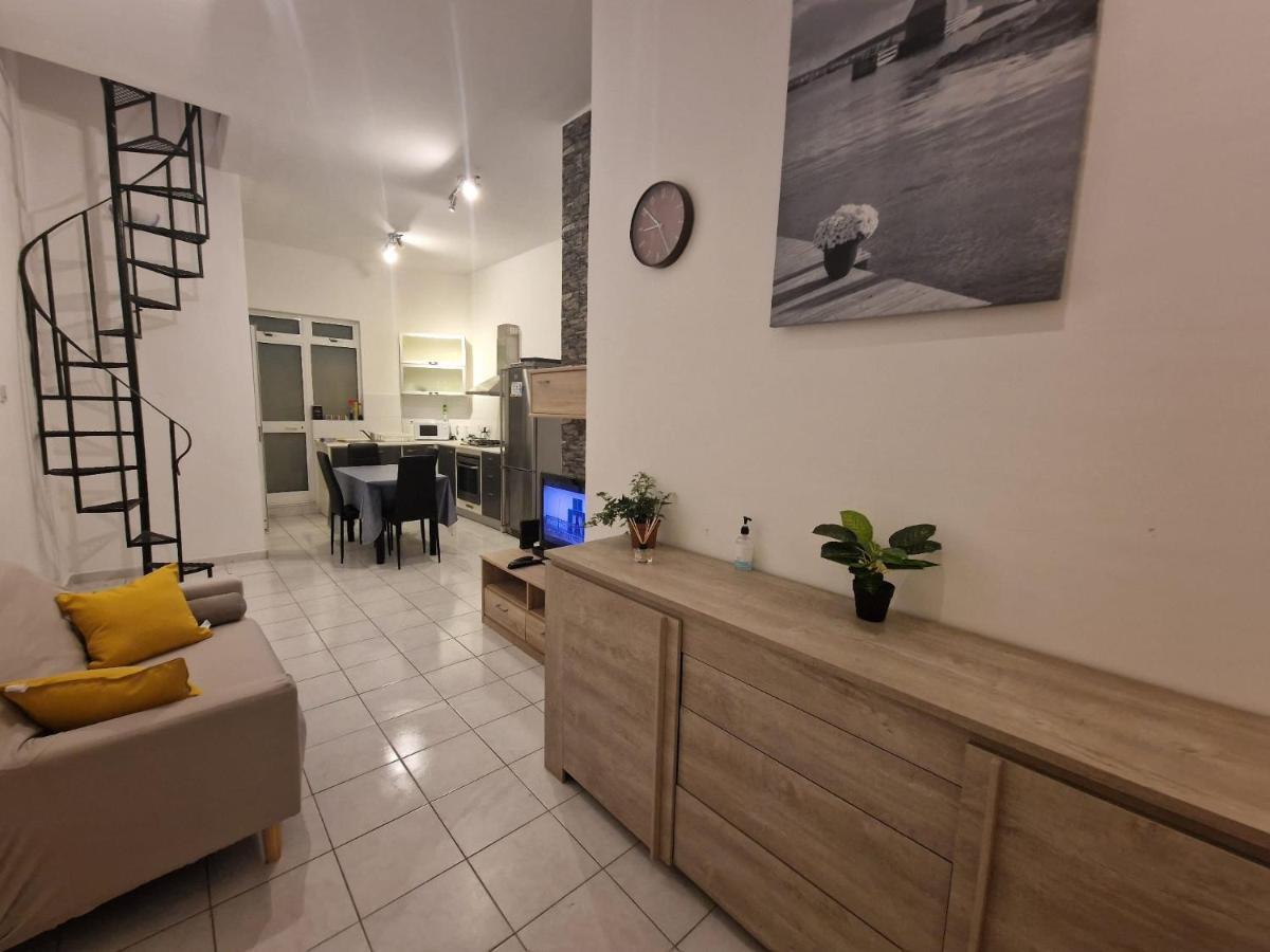 Balesa Property - Modern Duplex House In Central Слима Экстерьер фото